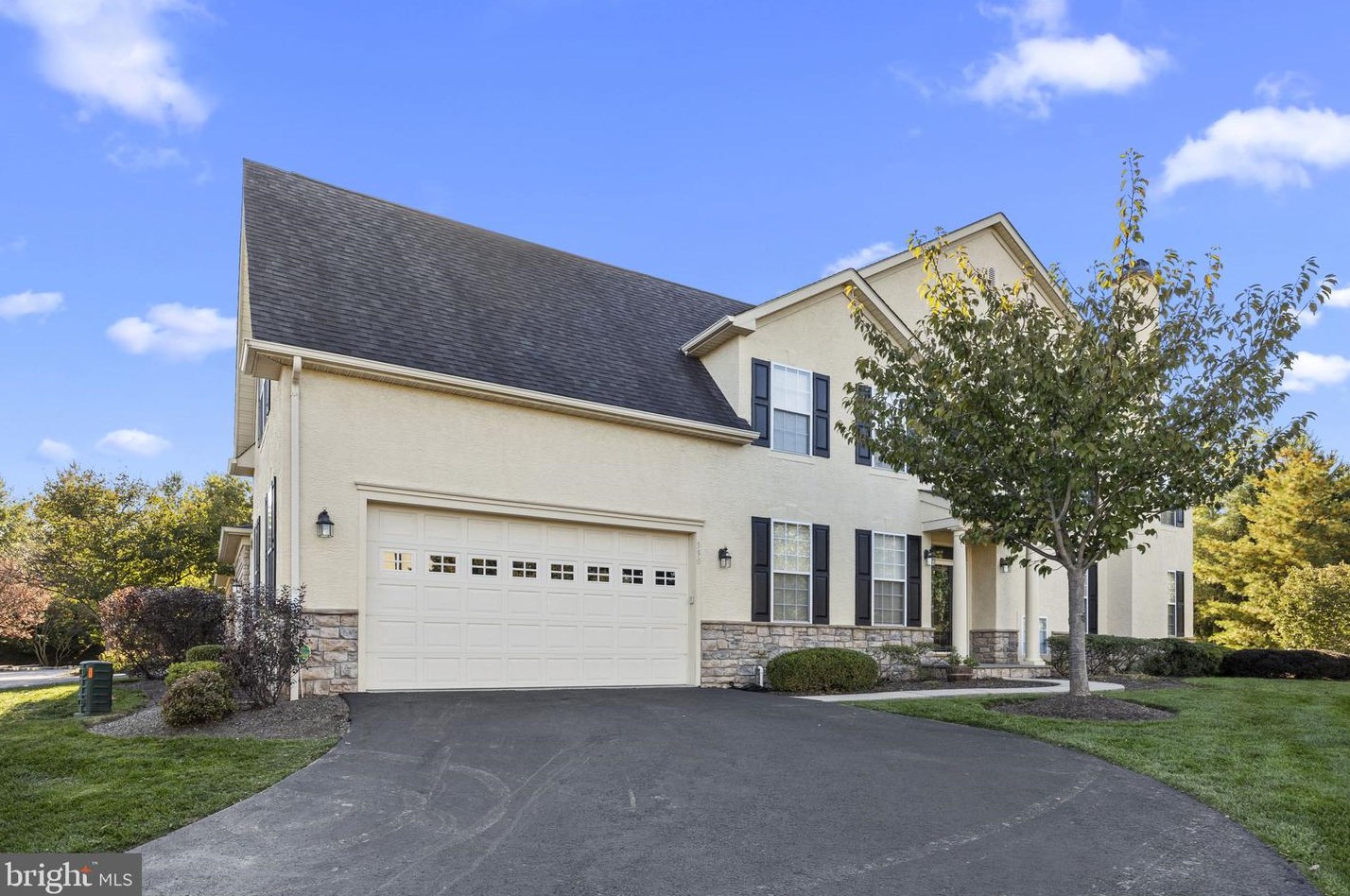 590 Abbey Ct, Blue Bell, PA 19422