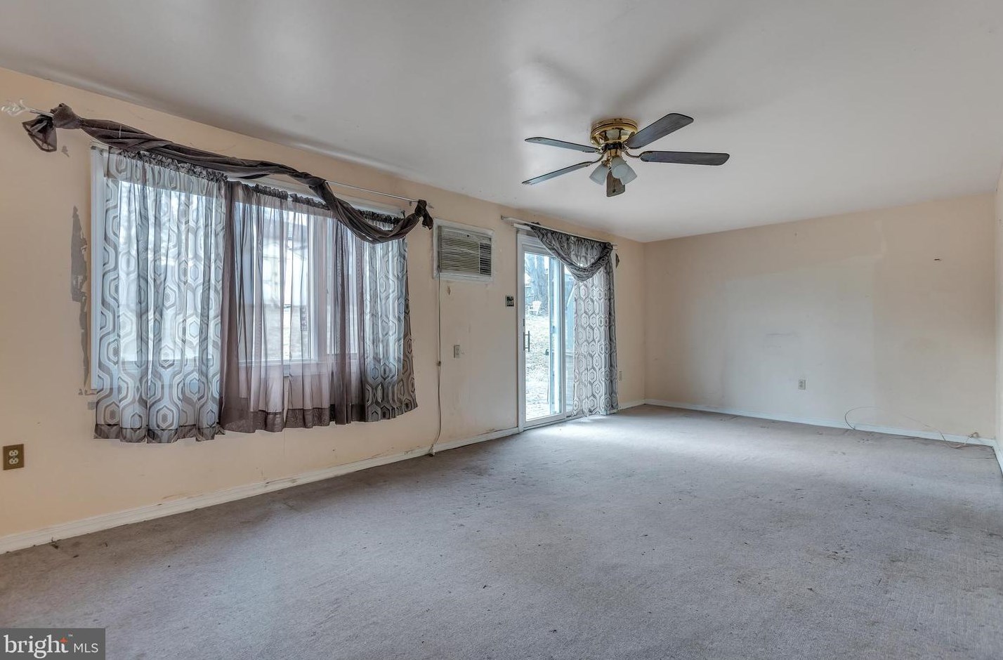1747 Arnold Ave, Willow Grove, PA 19090