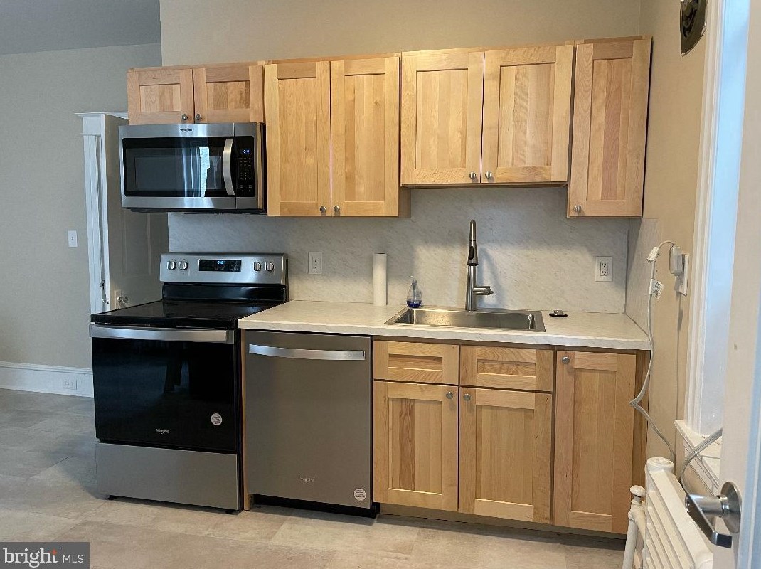 32 E 4th St #2, Norristown, PA 19405