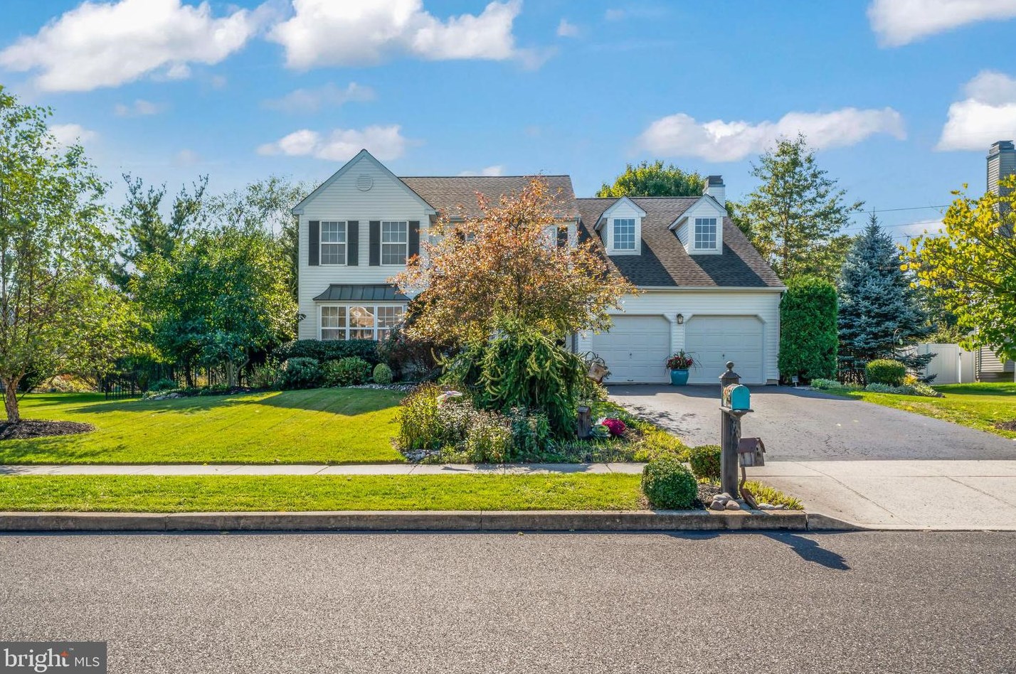 104 Thames Dr, North Wales, PA 19454-1652