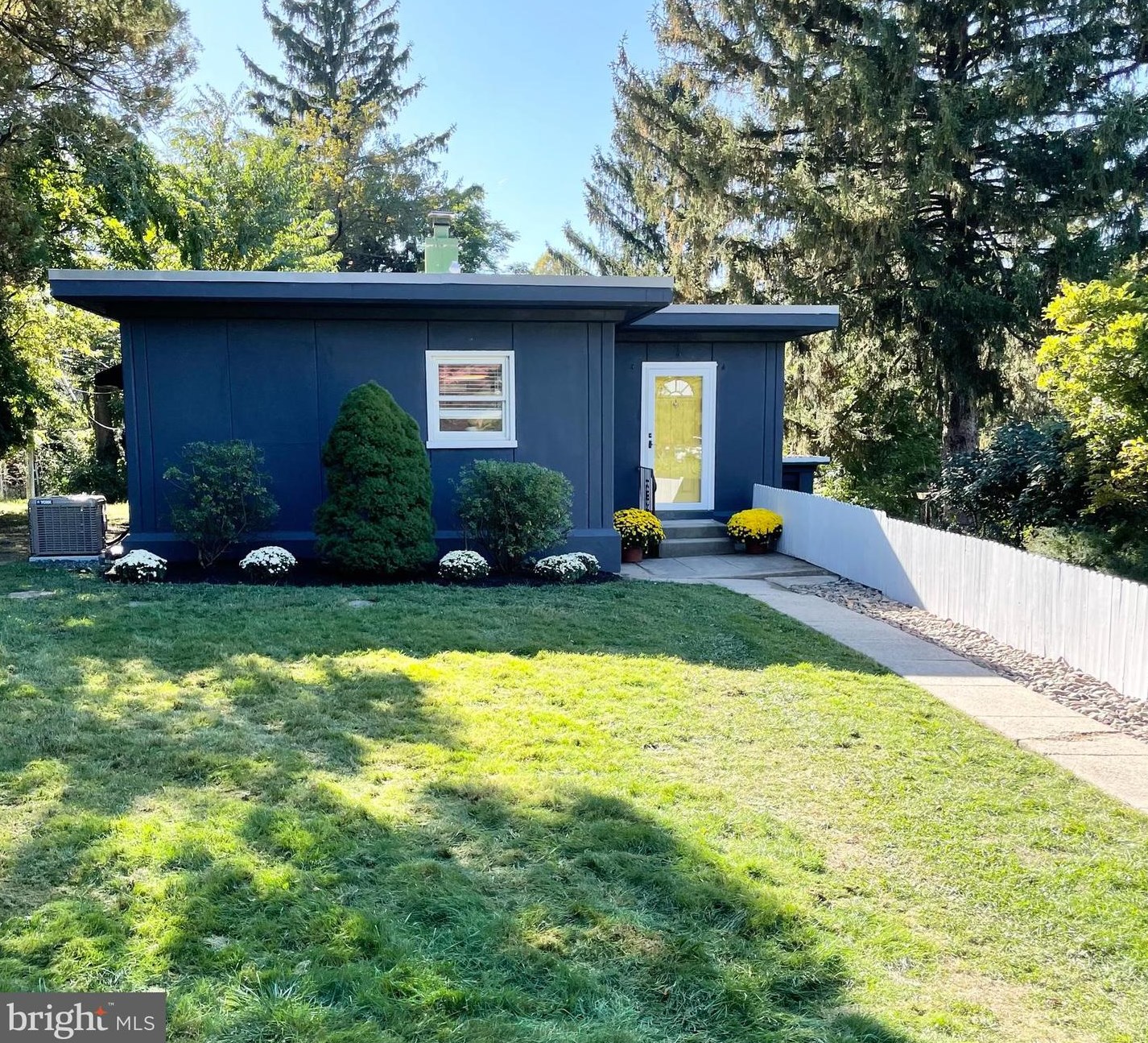 8204 Douglas Rd, Ardsley PA  19038-7508 exterior