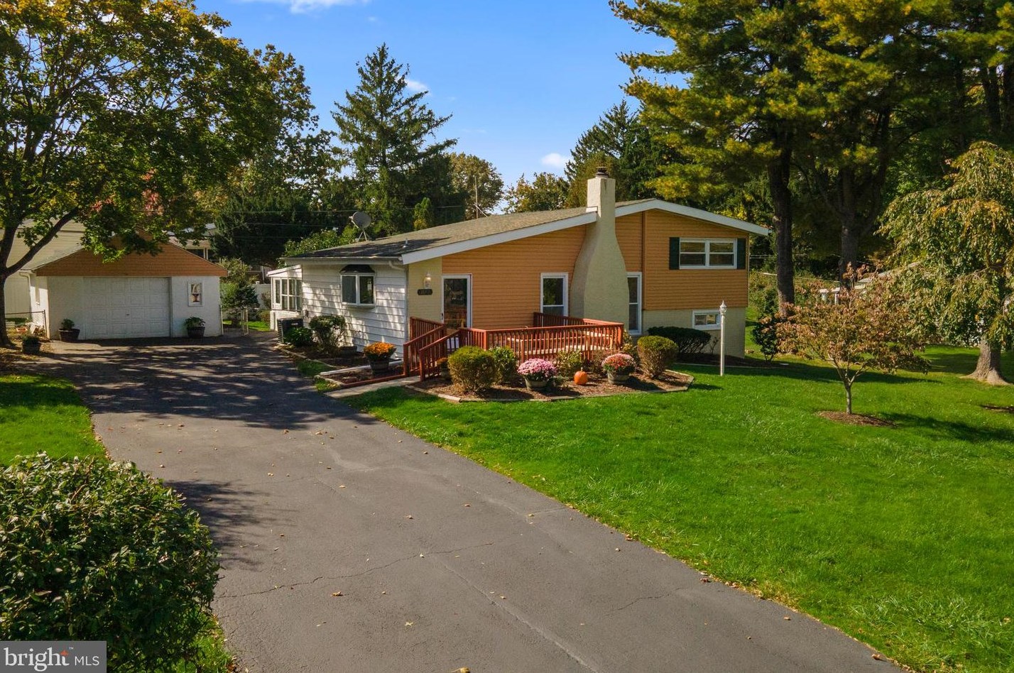 1642 Pulaski Dr, Blue Bell, PA 19422