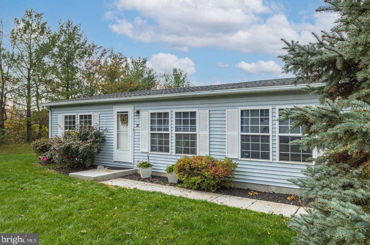 32 Bentwood Cir, Harleysville, PA 19438
