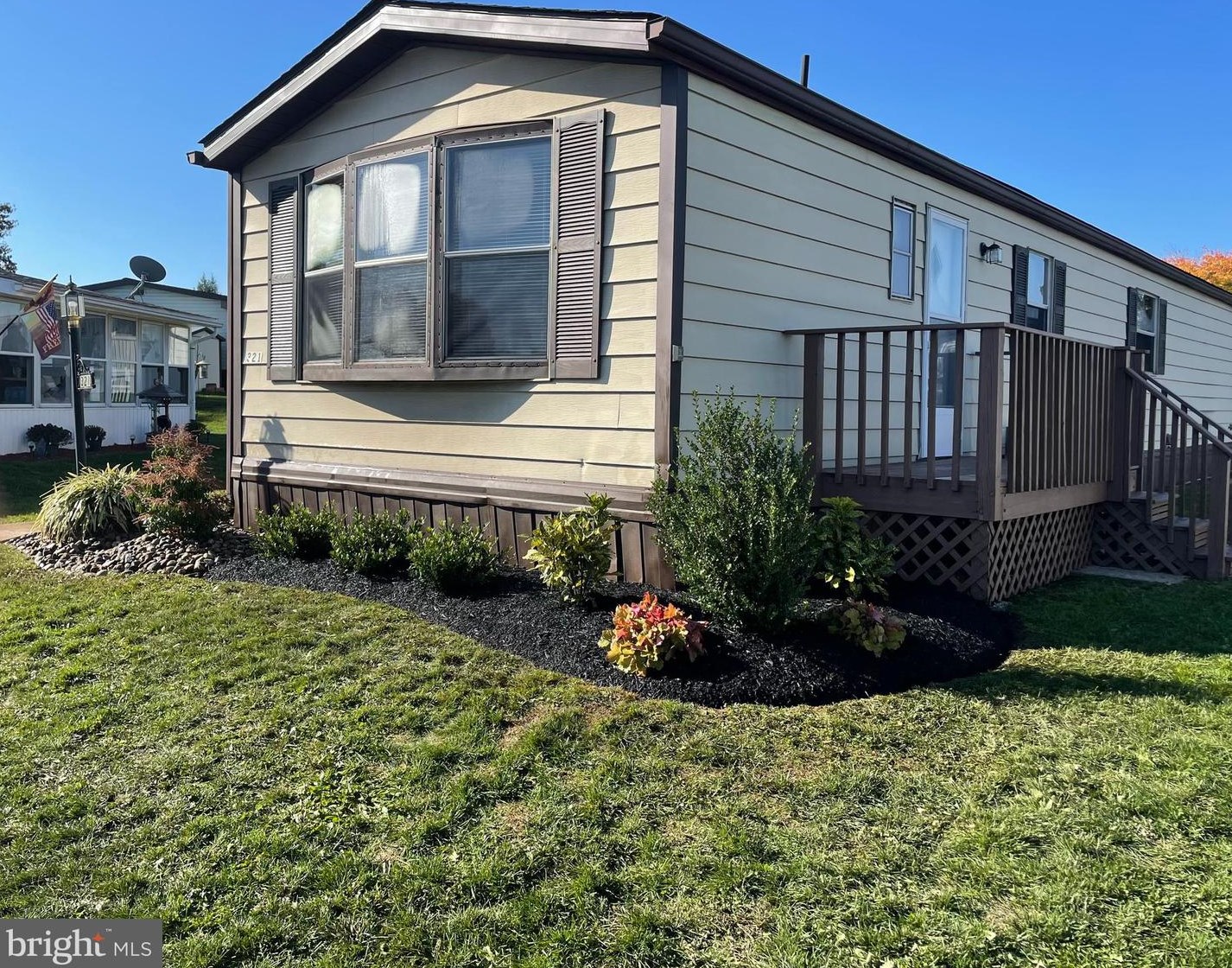 321 Running Brook Rd, North Wales, PA 19454-1160
