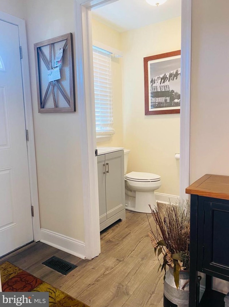 504 Hancock Ct, North Wales, PA 19454-1022