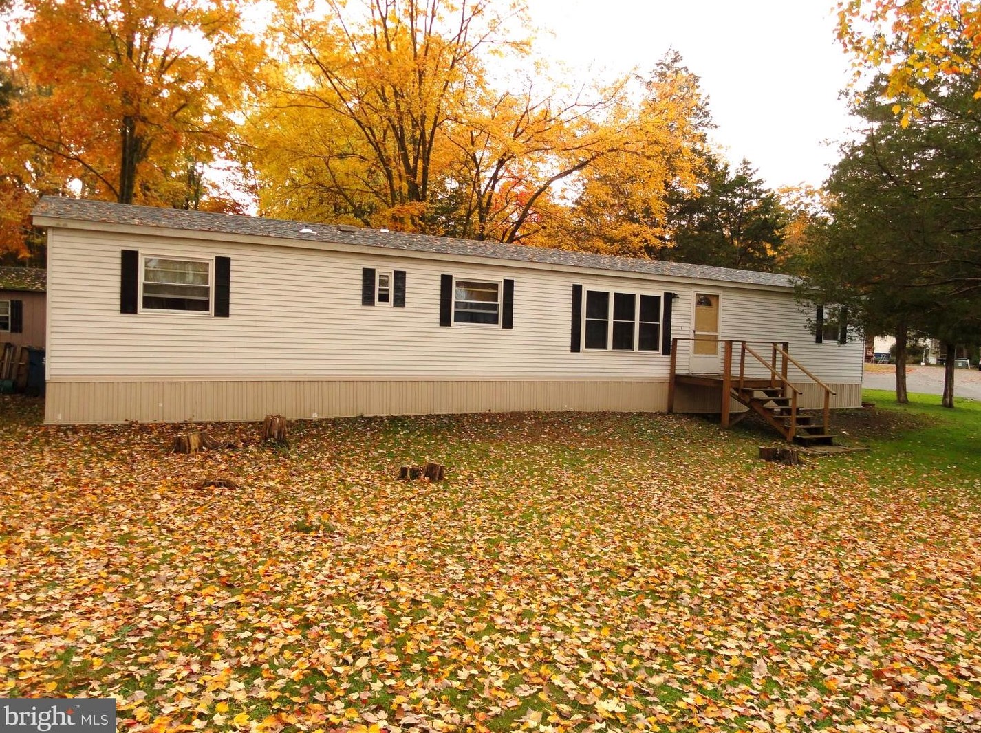 628 Willow Dr, Green Lane, PA 18054-2041