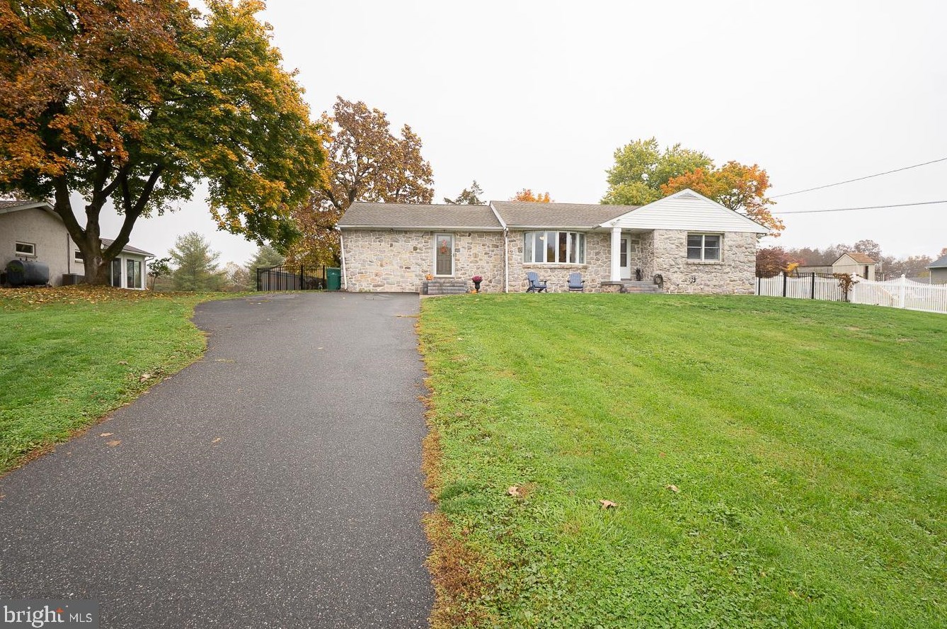 2995 Lutheran Rd, Gilbertsville, PA 19525