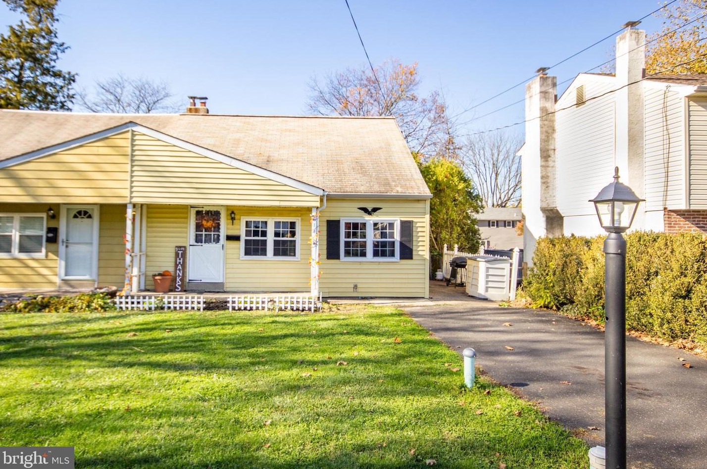 814 Church St, North Wales, PA 19454-2925