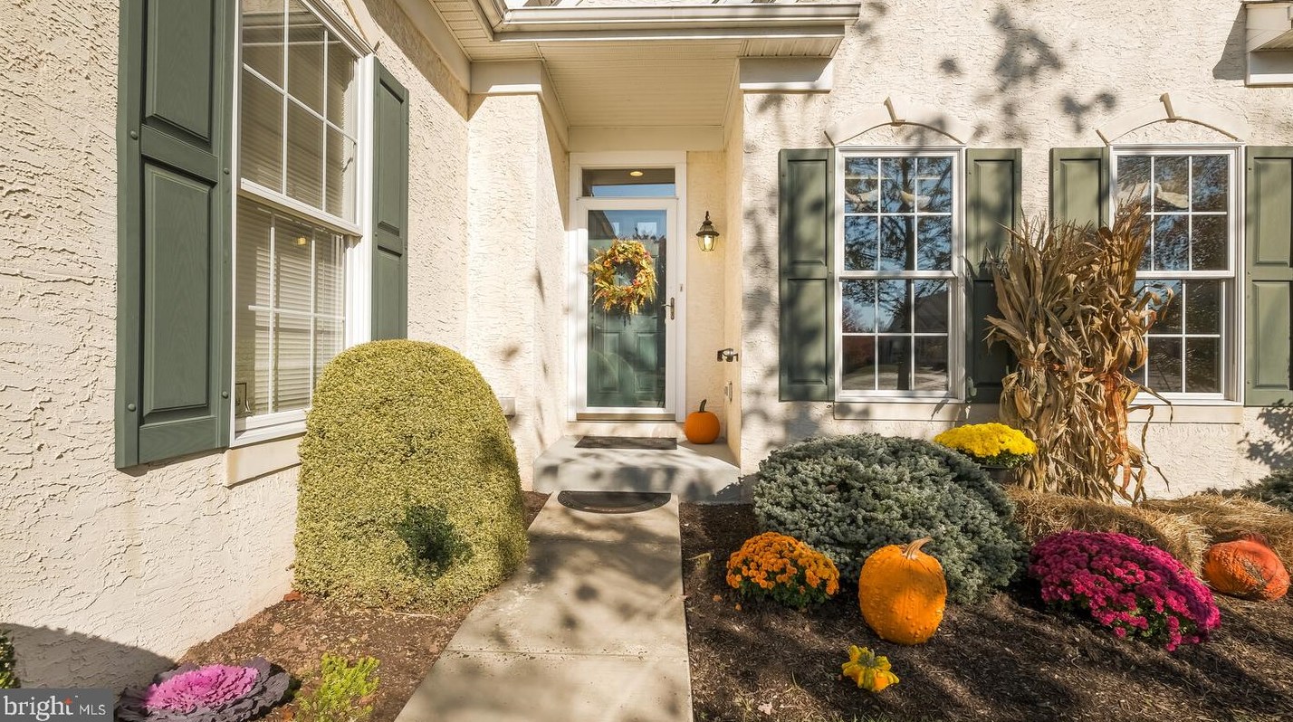 1123 Ellen Ct, Collegeville, PA 19473