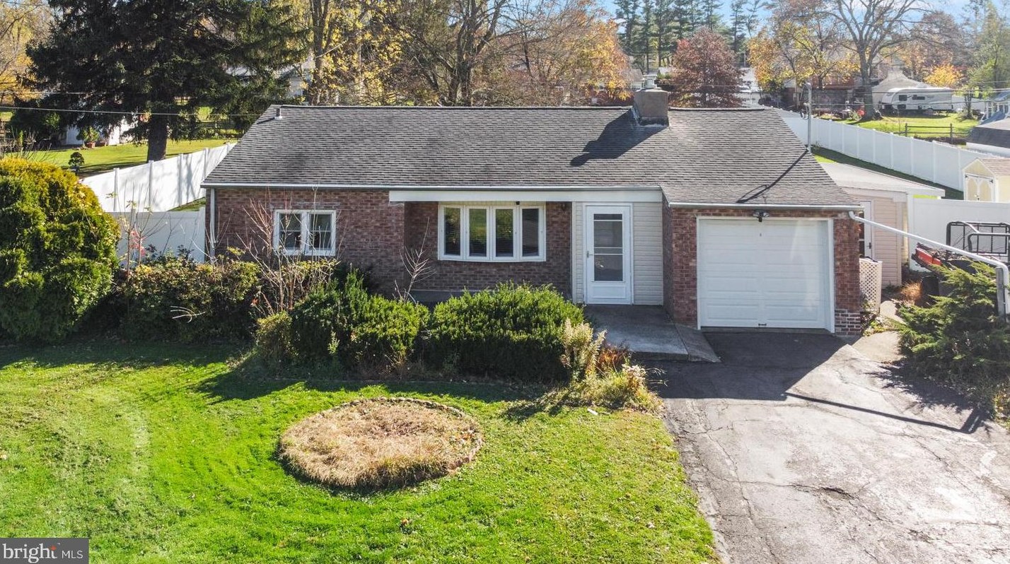 1428 Wales Rd, North Wales, PA 19454-2215