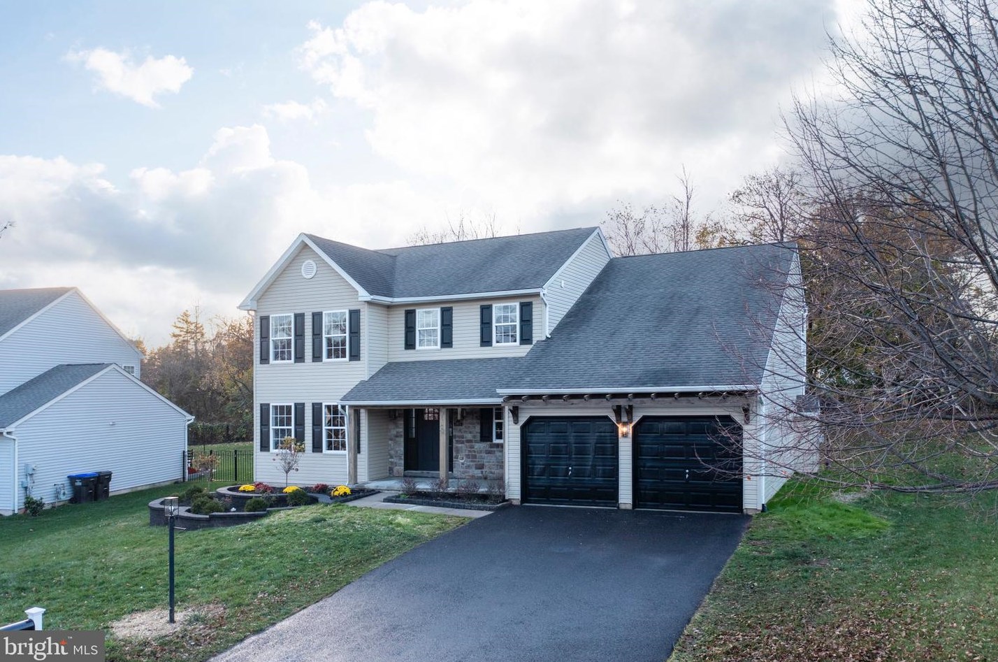 1102 Sun Valley Dr, Limerick, PA 19468