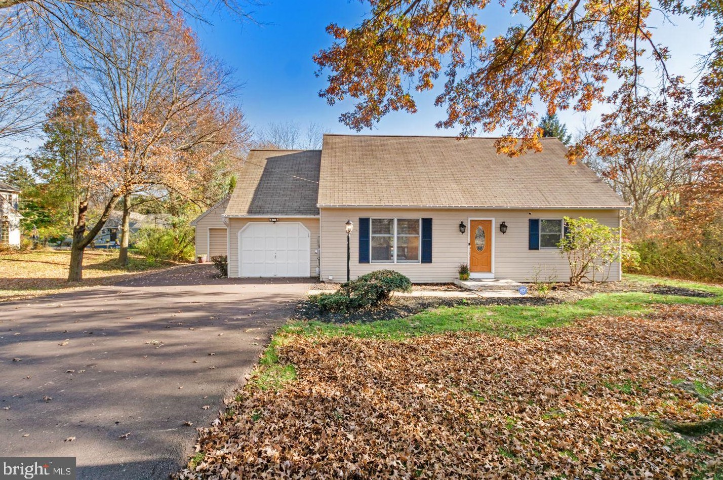 1711 Moyer Rd, Hatfield, PA 19440-3329