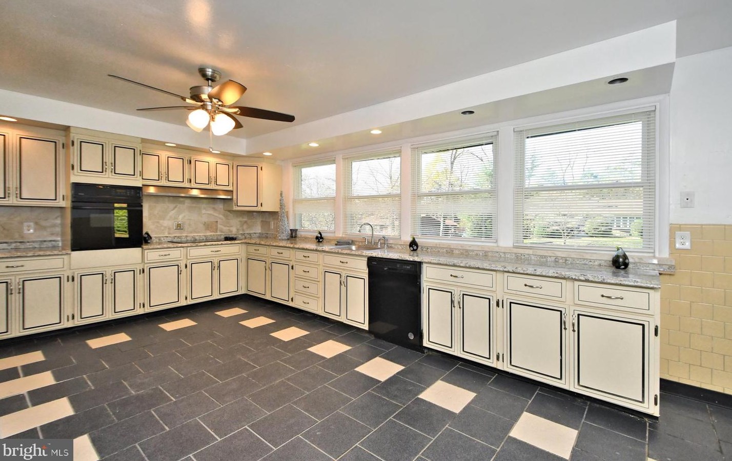 1608 Chattin Rd, Ardsley PA  19038-7119 exterior