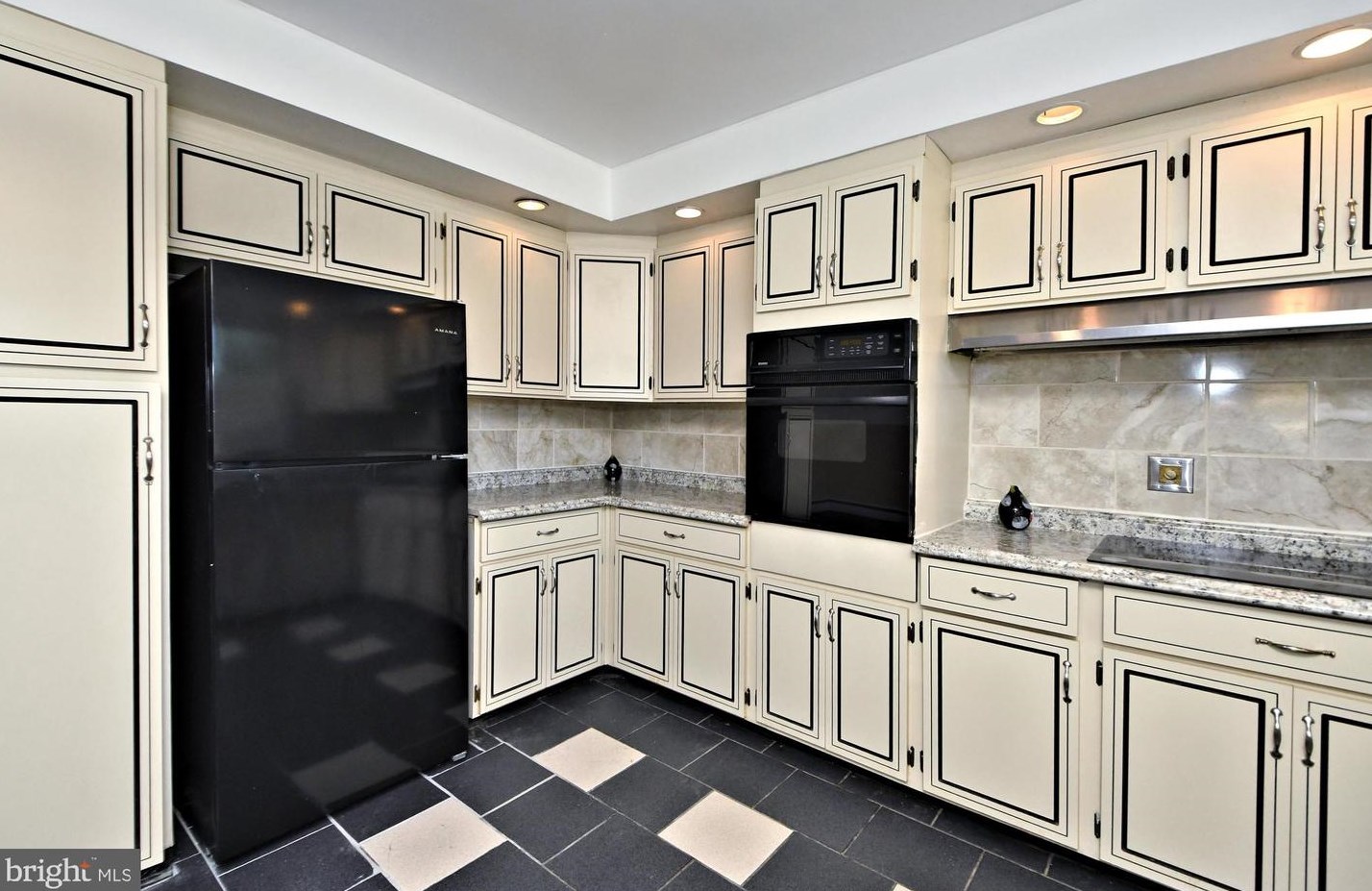 1608 Chattin Rd, Ardsley PA  19038-7119 exterior