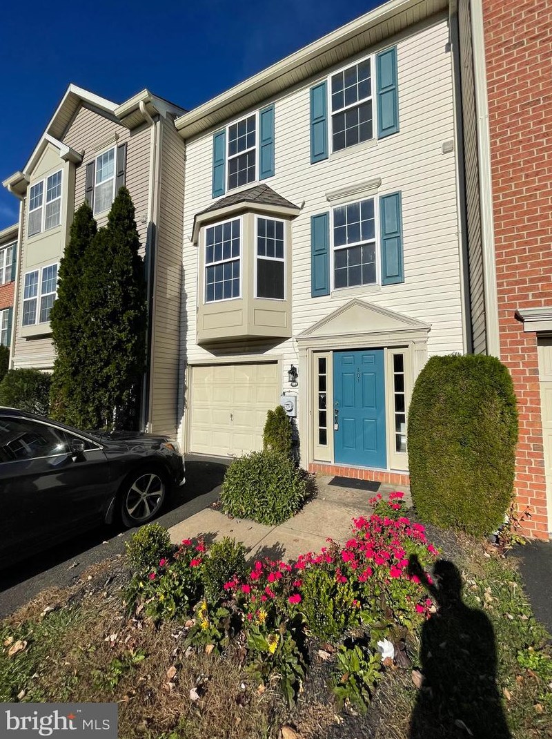 401 Amy Ct, North Wales PA  19454-1466 exterior