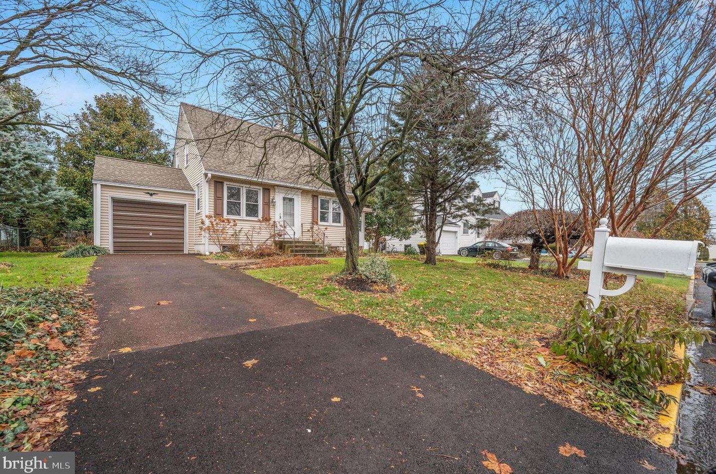 817 Oak St, Limerick, PA 19468