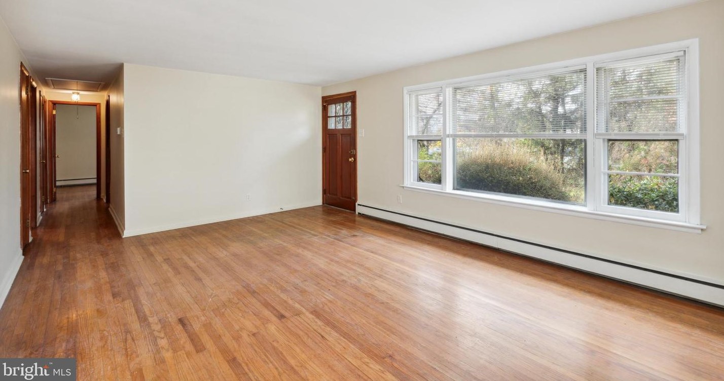 102 N Wales Rd, Lansdale, PA 19446