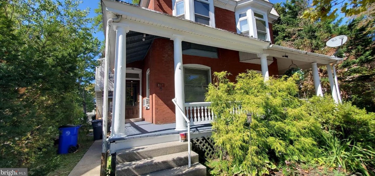 817 N Charlotte St, Pottstown, PA 19464