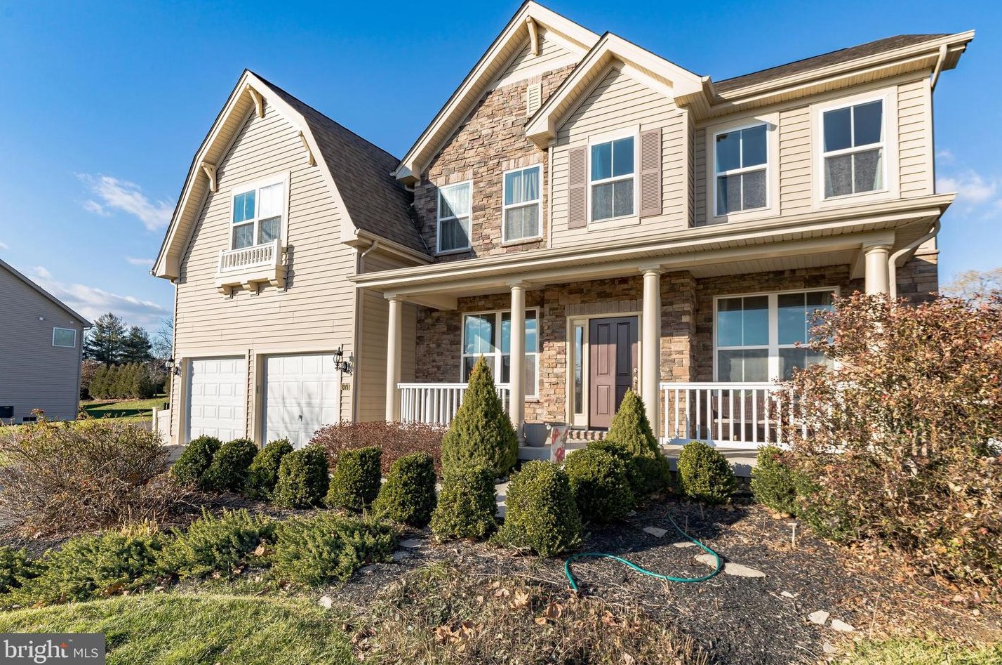 209 Westminster Dr, North Wales, PA 19454-1223