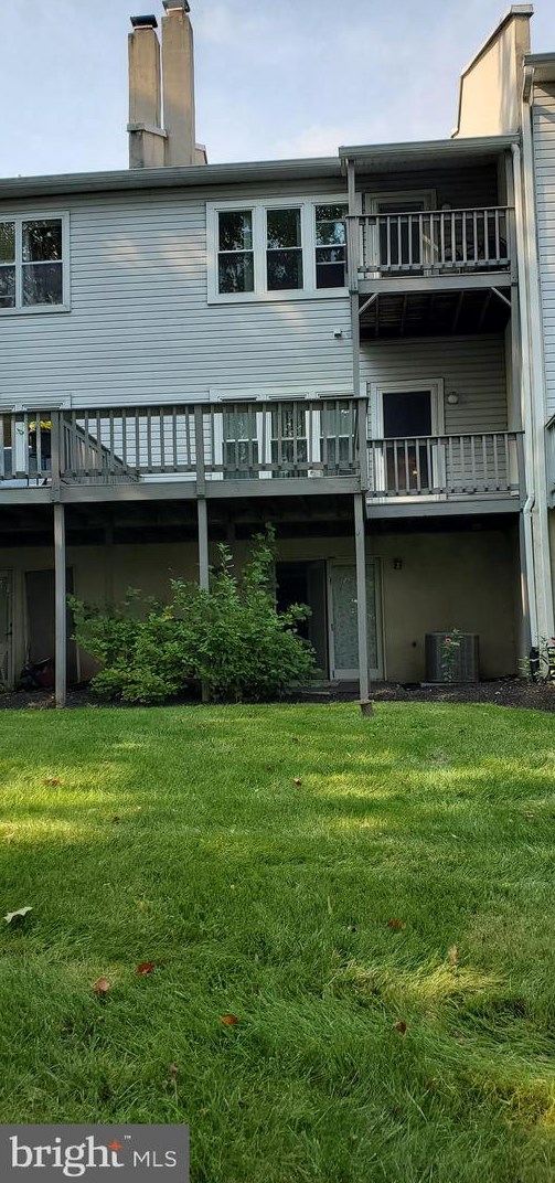 104 Barley Sheaf Dr, Norristown, PA 19403