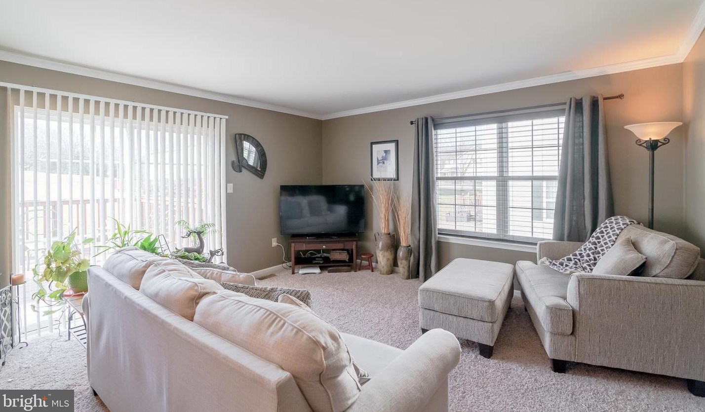 122 Fairway Dr, Collegeville, PA 19426