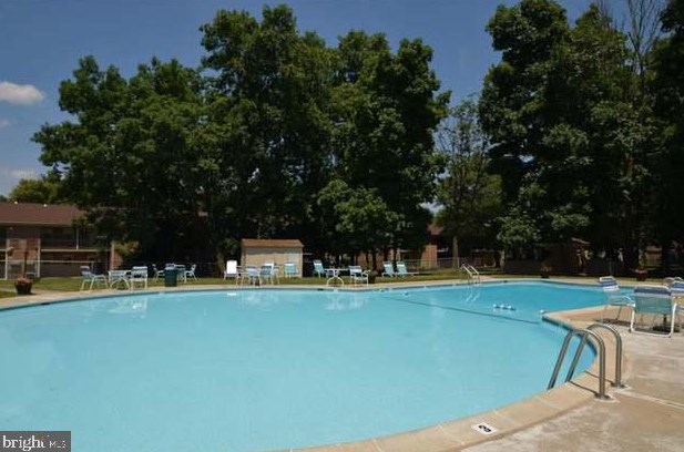 15 Donovan Ct, North Wales PA 19454-4000 exterior