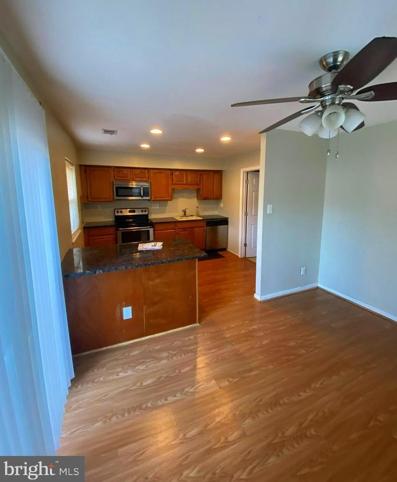 15 Donovan Ct, North Wales PA 19454-4000 exterior