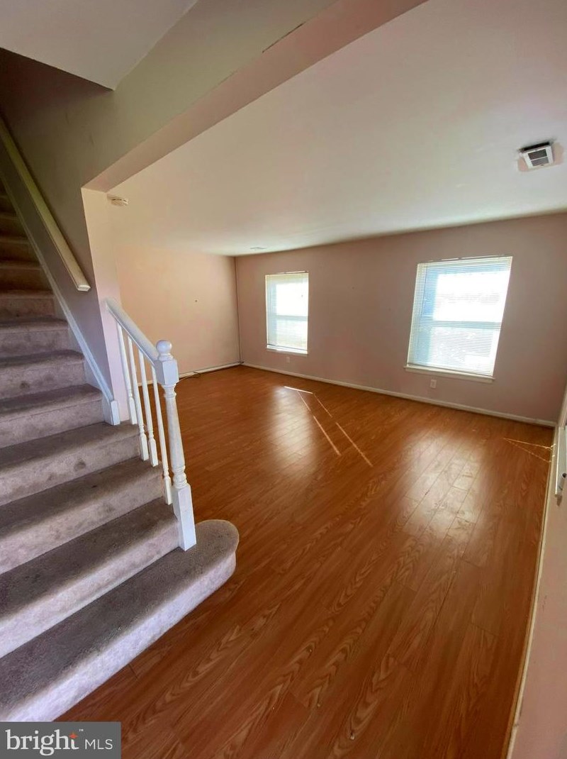 15 Donovan Ct, North Wales PA 19454-4000 exterior