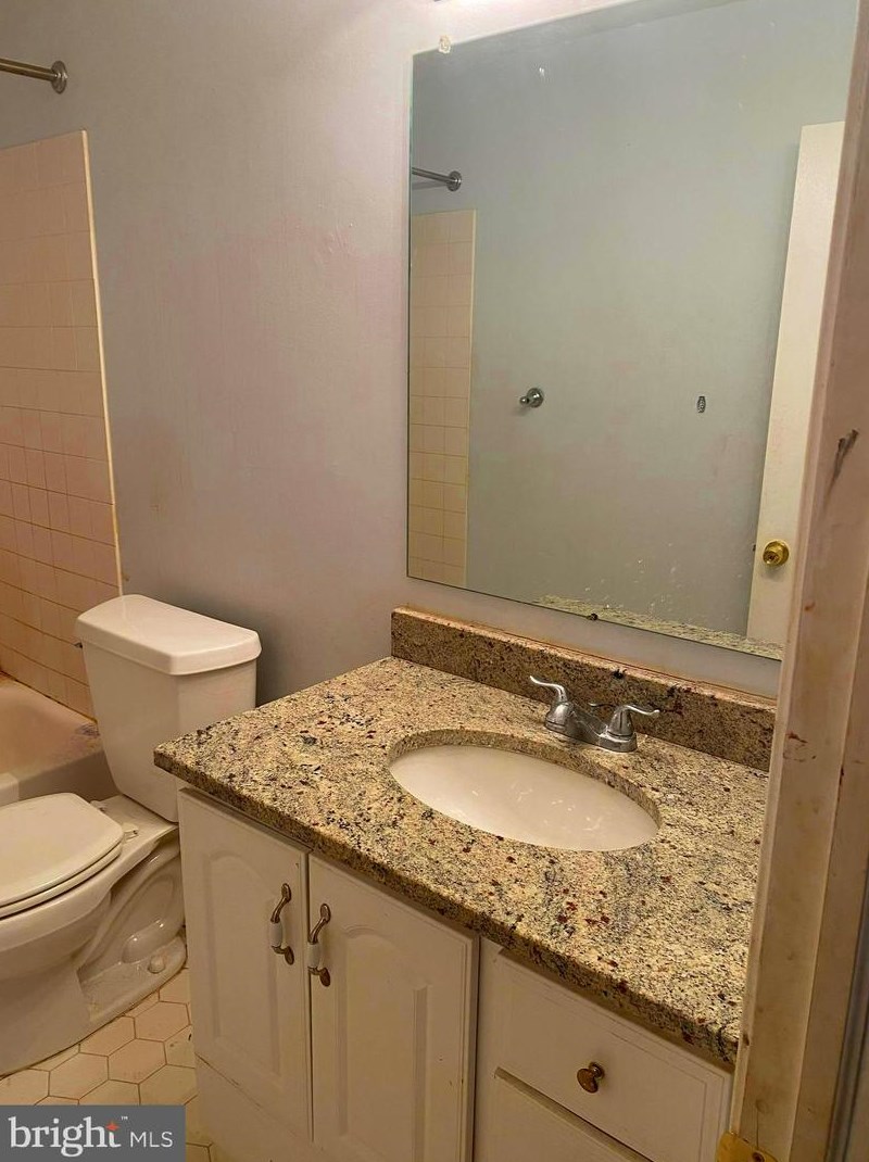 15 Donovan Ct, North Wales PA 19454-4000 exterior