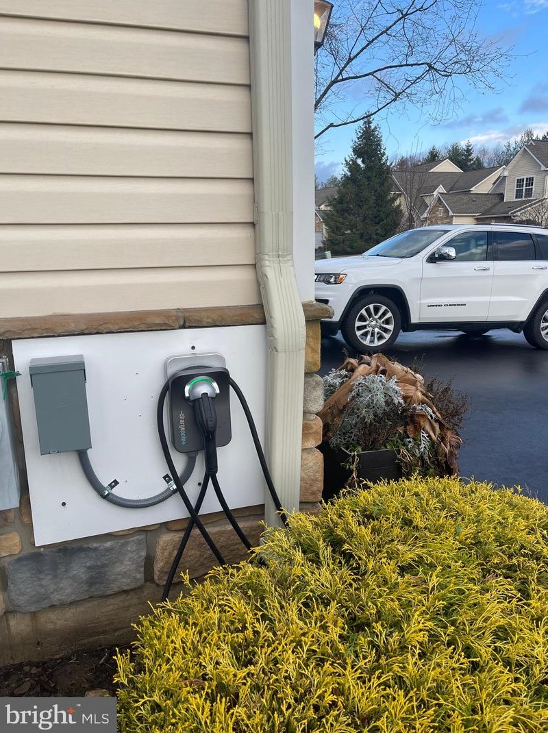 122 Shoal Creek Dr, Blue Bell, PA 19422