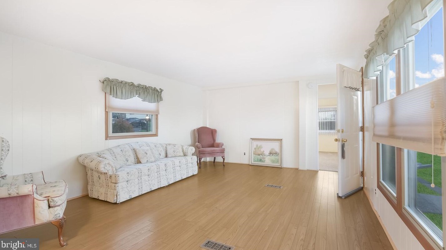 157 Hillside Ct, North Wales PA  19454-1135 exterior