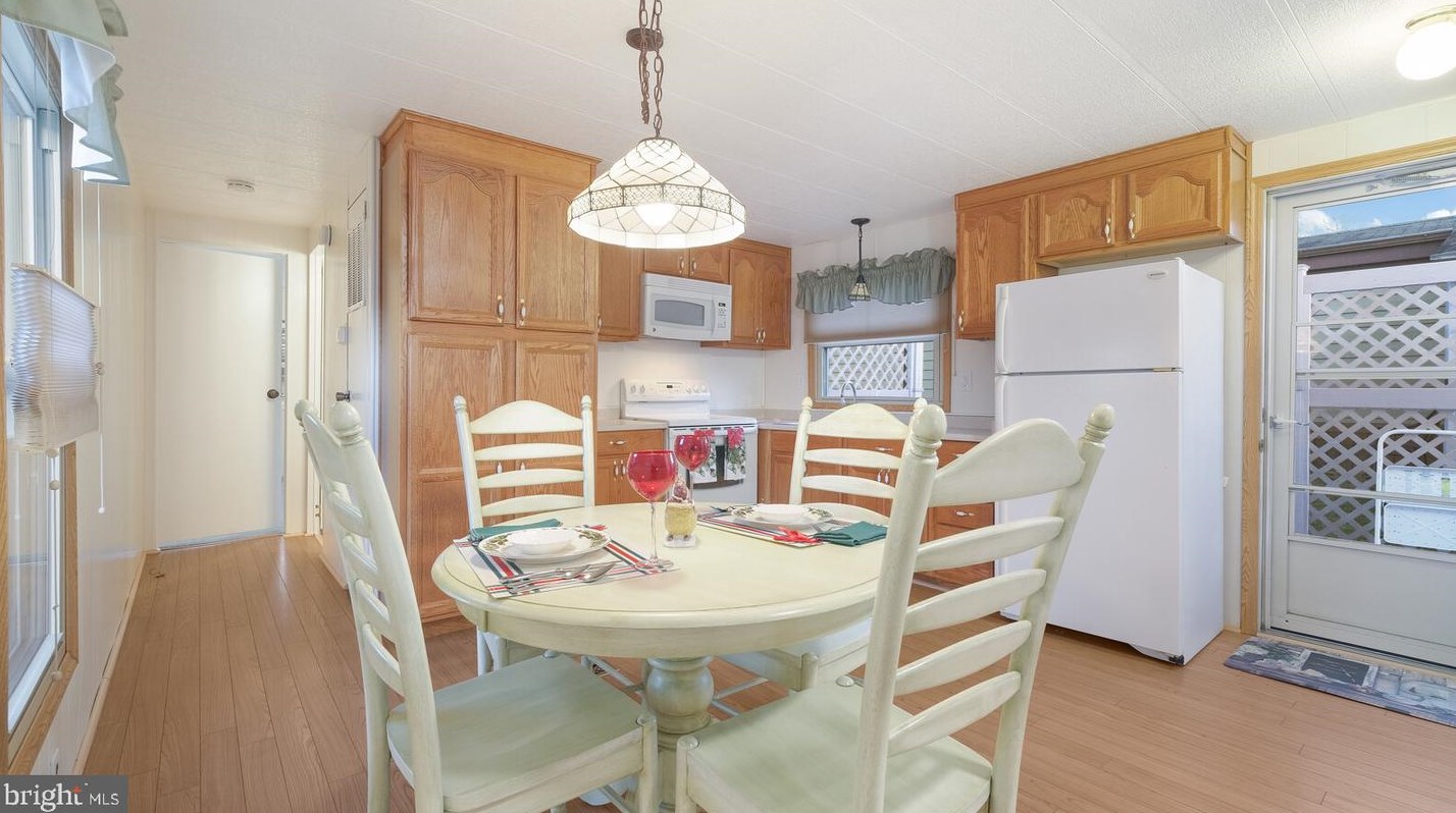 157 Hillside Ct, North Wales PA  19454-1135 exterior