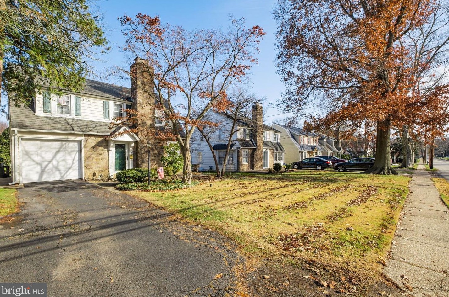 329 E Moreland Rd, Willow Grove, PA 19090