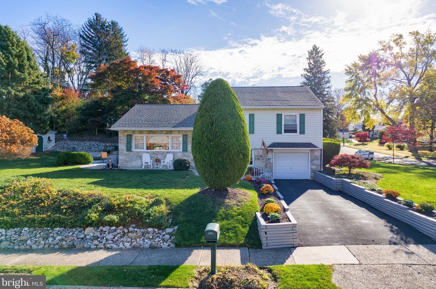 967 Old Ford Rd, Huntingdon Valley, PA 19006