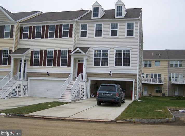 607 Ellison Dr, North Wales PA  19454-1530 exterior