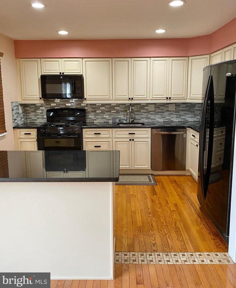 144 Jonathan Dr, North Wales, PA 19454