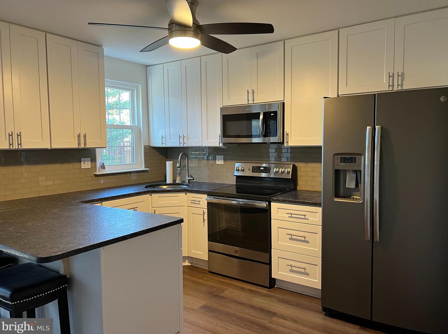 301 Mckean Ct, North Wales, PA 19454