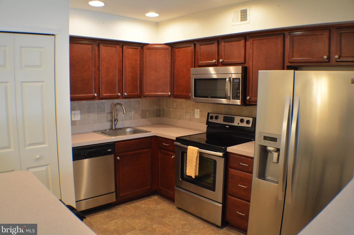 37 Coventry Ct, Blue Bell, PA 19422