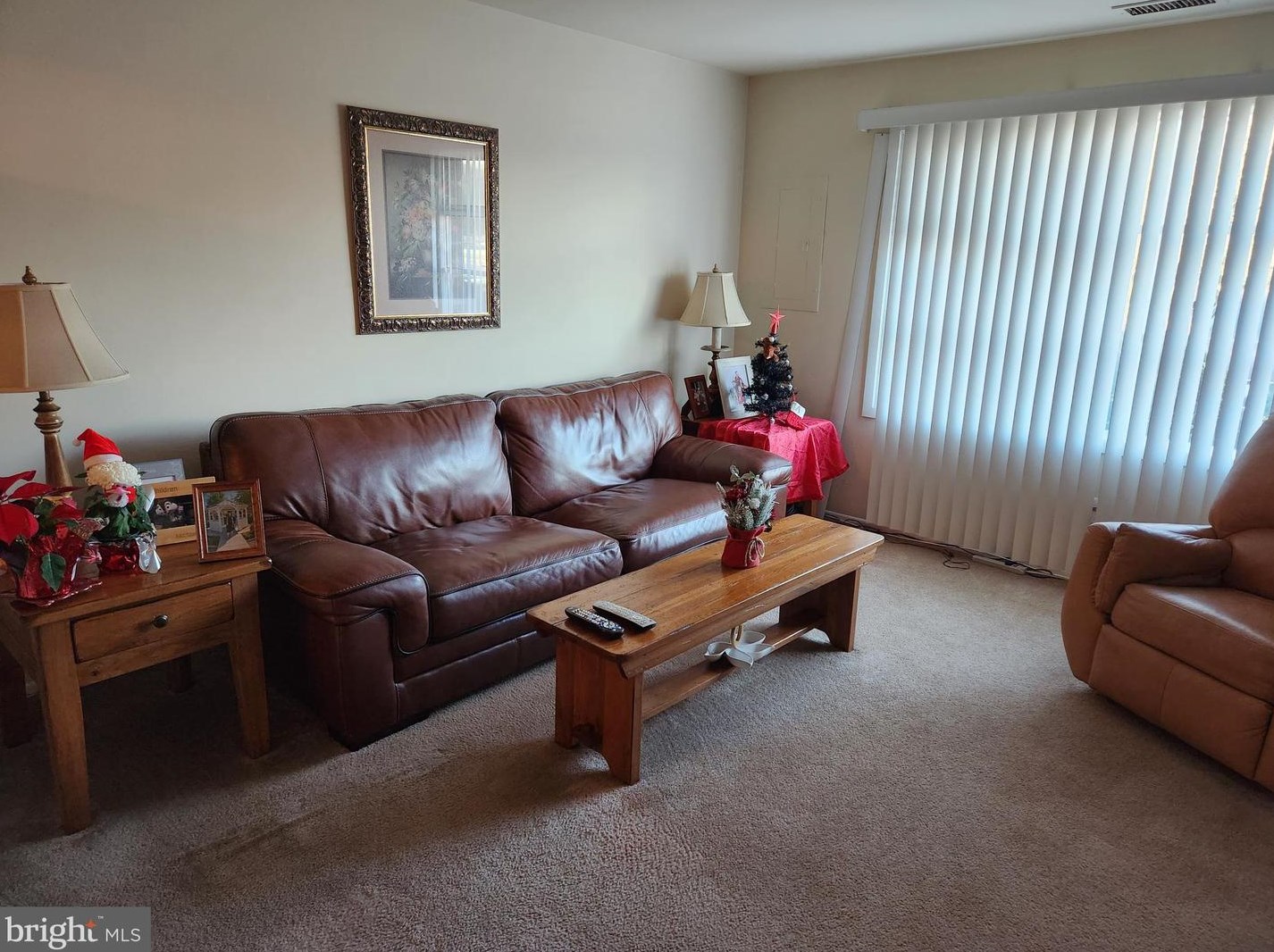 1027 Oakwood Dr, Huntingdon Valley, PA 19006