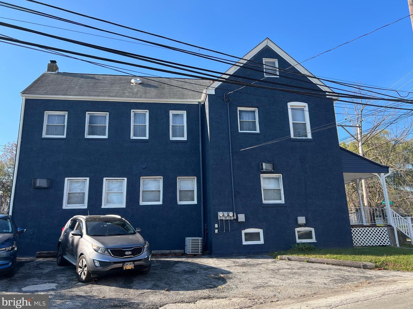 899 Center St, Norristown, PA