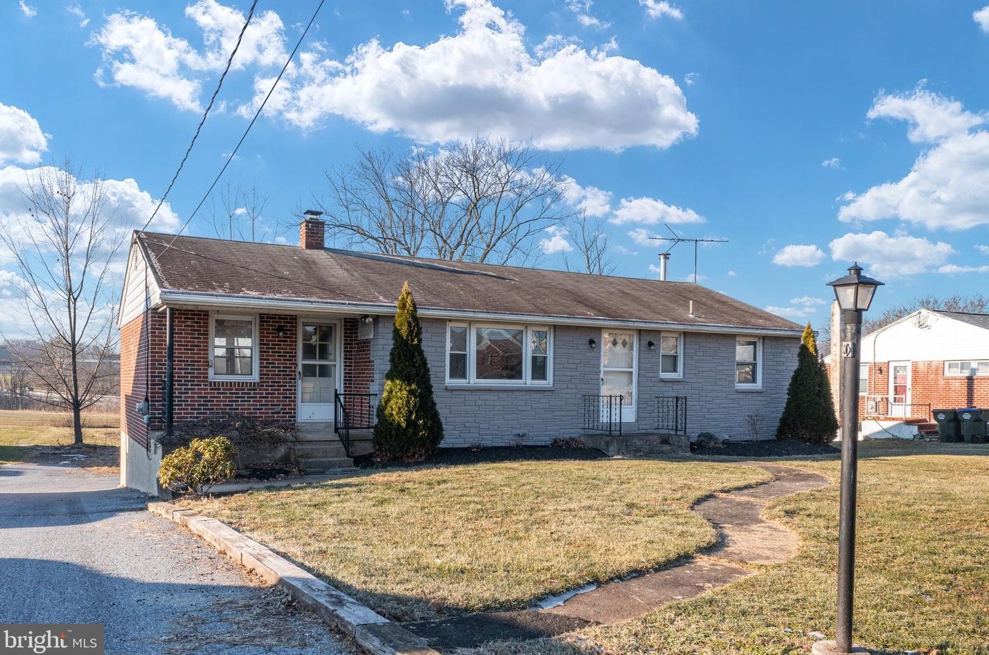 1006 Rhoads Ave, Gilbertsville, PA 19525