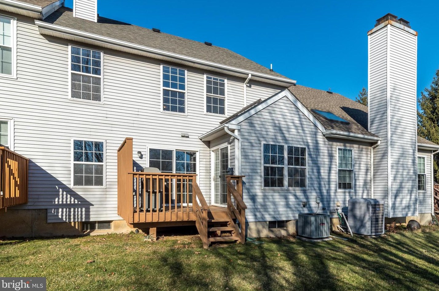 208 Filly Dr, North Wales PA  19454-4299 exterior