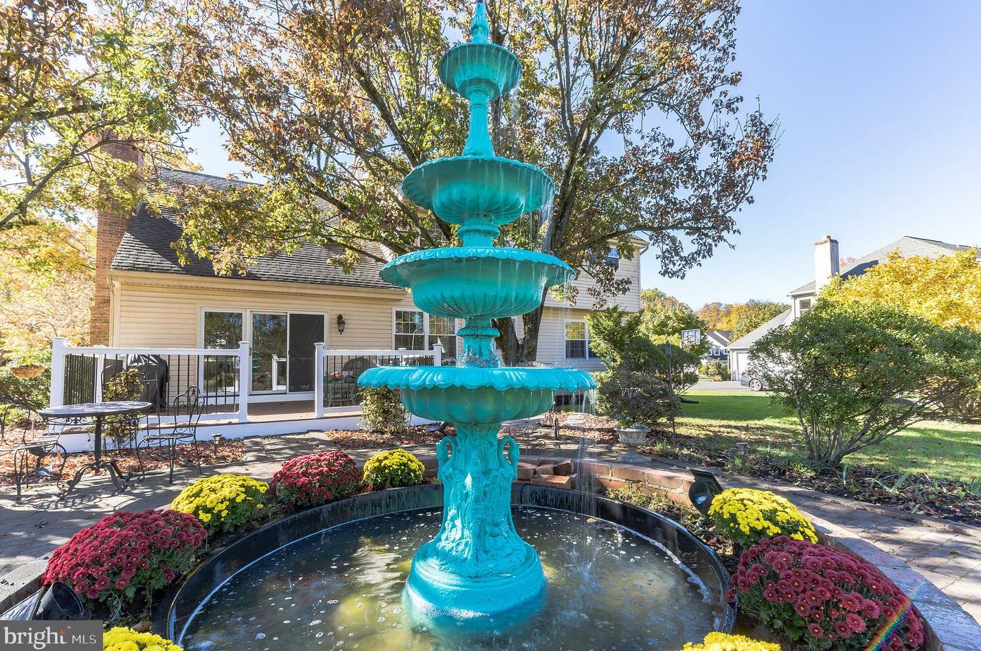 139 Mallard Dr, North Wales PA 19454-1193 exterior