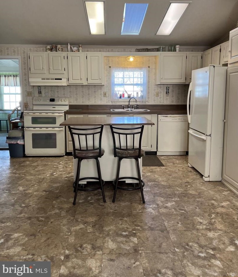 17 Greenbriar Ct, Harleysville, PA 19438