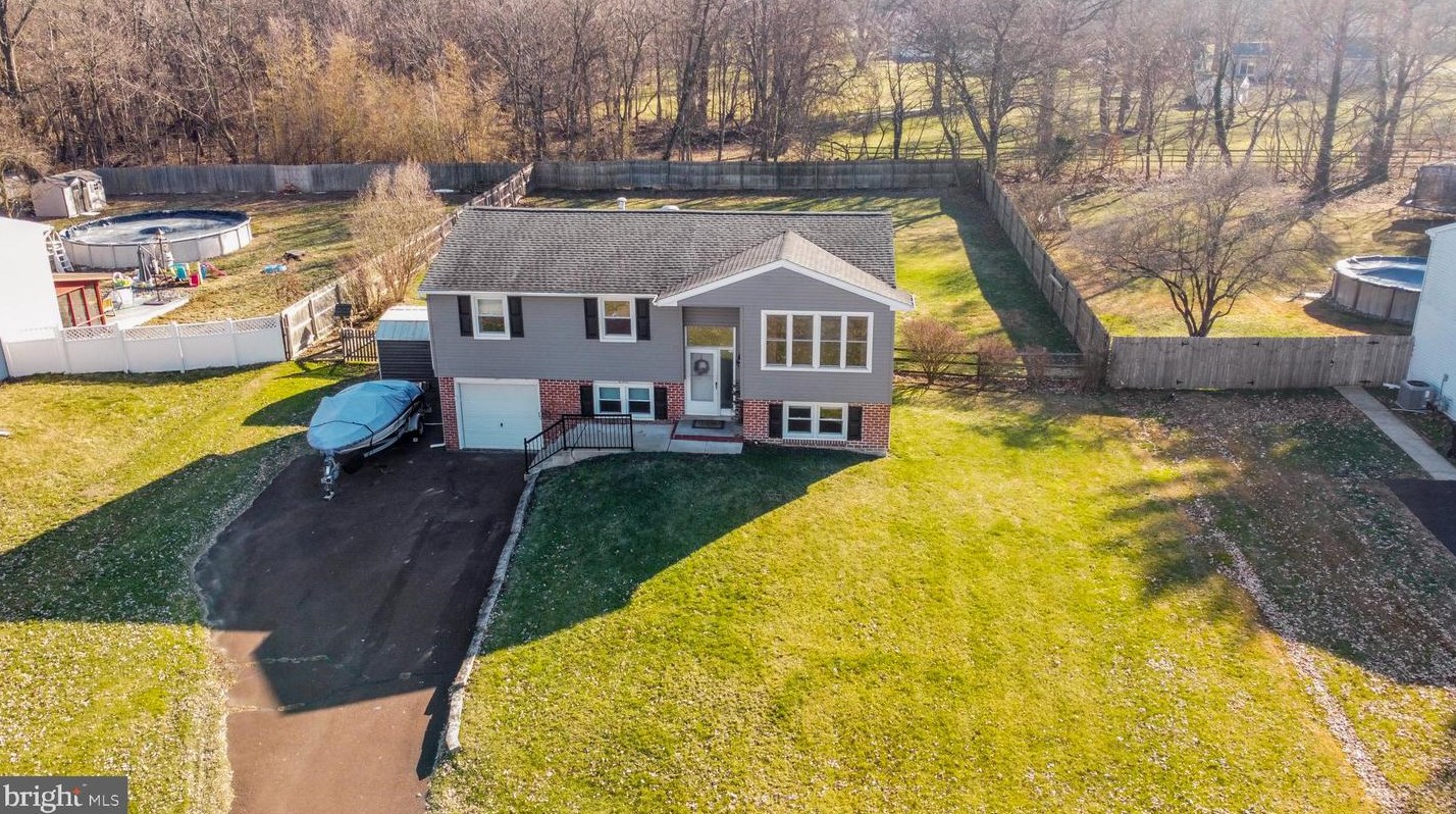 230 Logan Dr, Hatfield, PA 19440-3337
