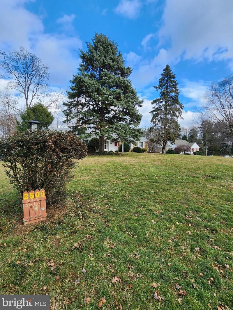 2500 High Rd, Huntingdon Valley, PA 19006