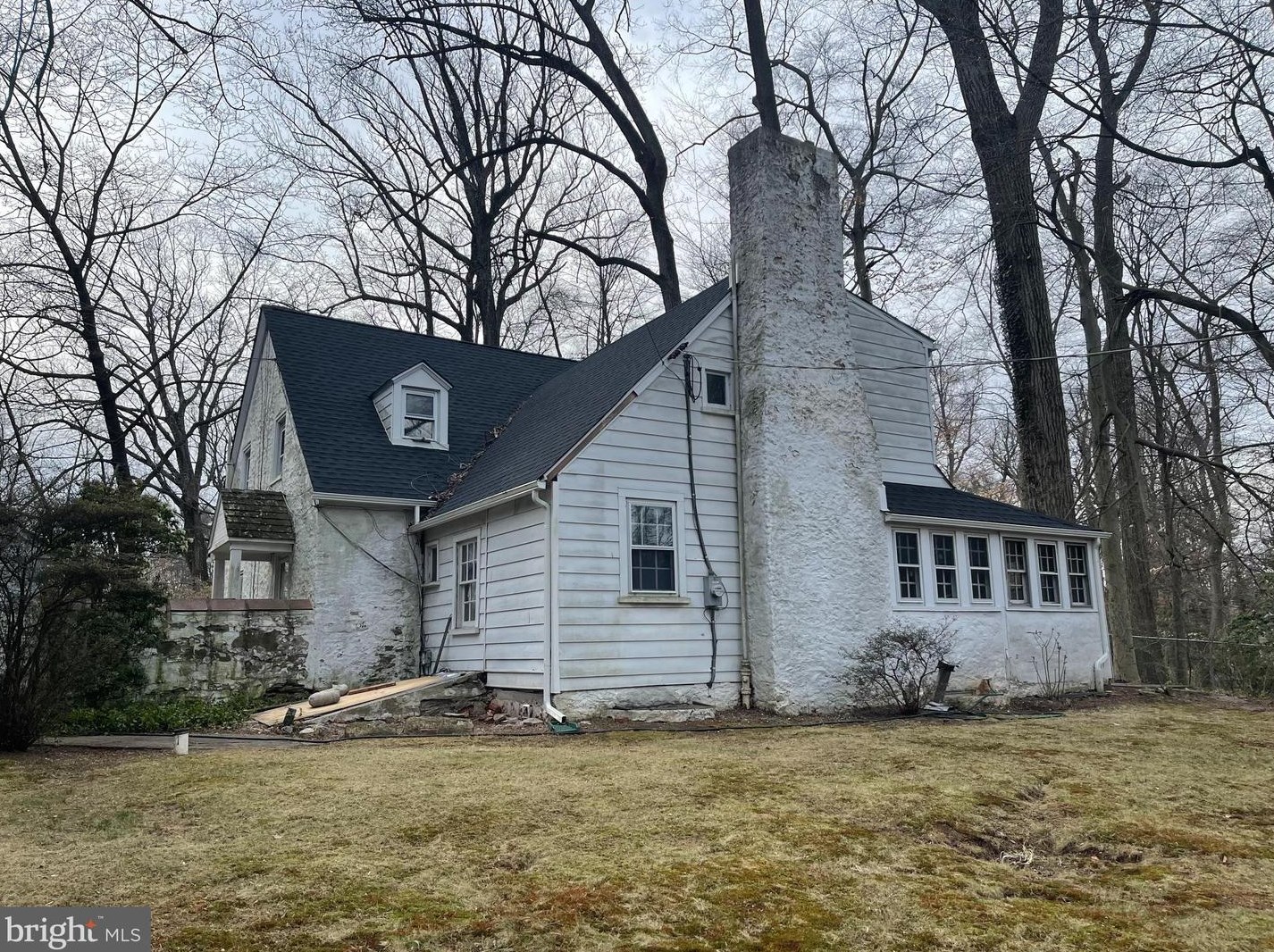 1221 School Ln, Meadowbrook, PA 19046-1418