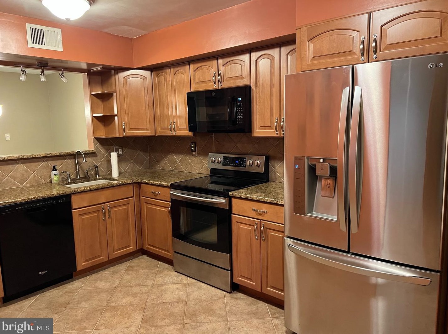 44 Knock N Knoll Cir, Willow Grove, PA 19090