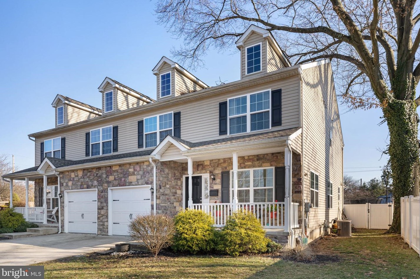 421 Beaver St, North Wales, PA 19454-3127