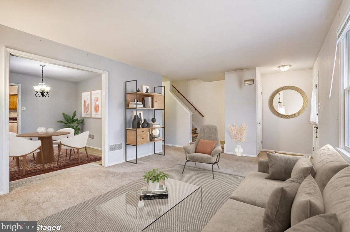 108 Windsor Cir, North Wales PA  19454-1456 exterior